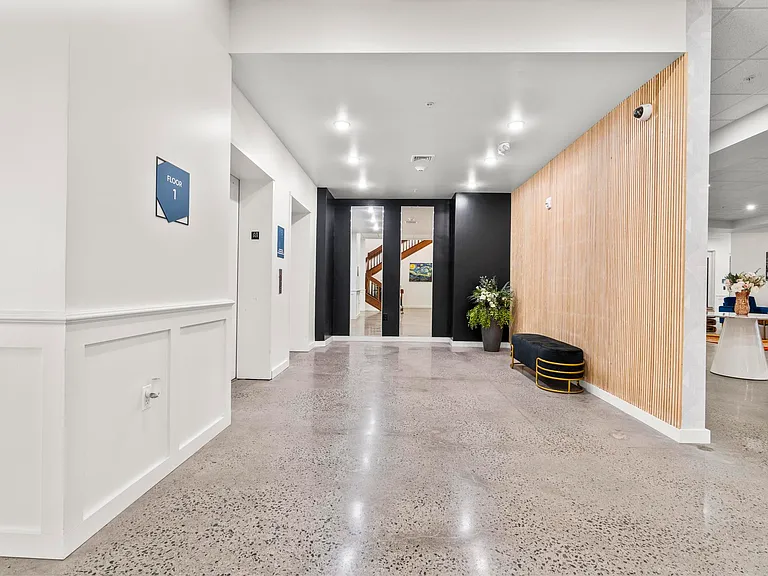 Alexandria Manor Apartments — Photo 77