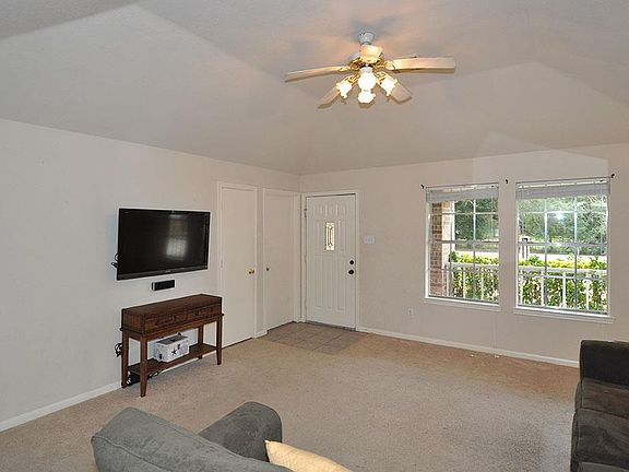 5th image of 8201 Catalina Ln
