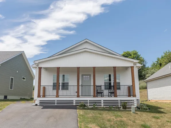 46 Triple Crown Dr, Lexington, VA 24450