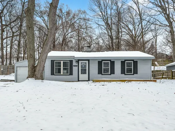 2520 Old Riverview Dr, Kalamazoo, MI 49004