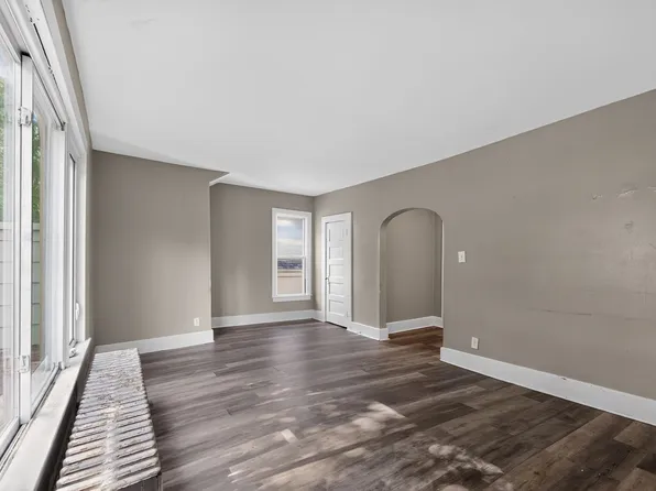 3045 N Dr William Finlayson St, Milwaukee, WI 53212