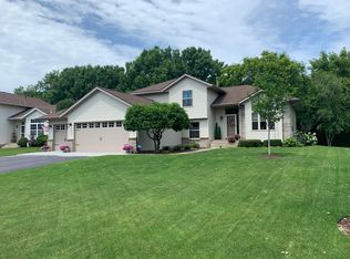 9282 Creek Way, Savage, MN 55378