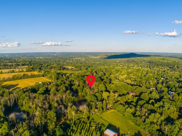 57 Van Dyke Rd, Hopewell, NJ 08525