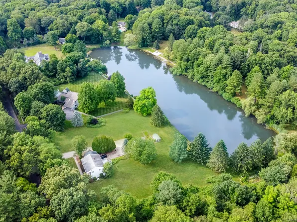 330 Staples Road, Easton, CT 06612