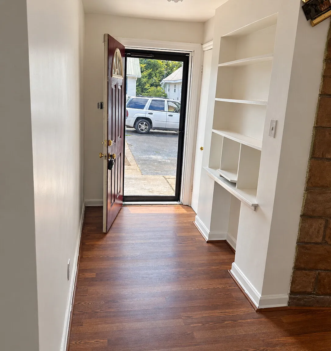 2 bed, 1.0 bath, $1,200 — Photo 2