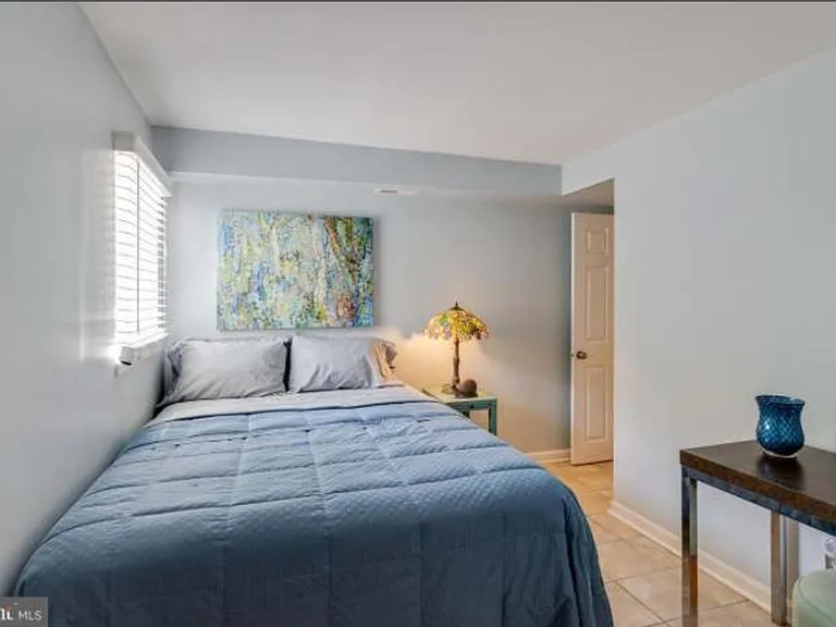 1812 N Spring St — Photo 6
