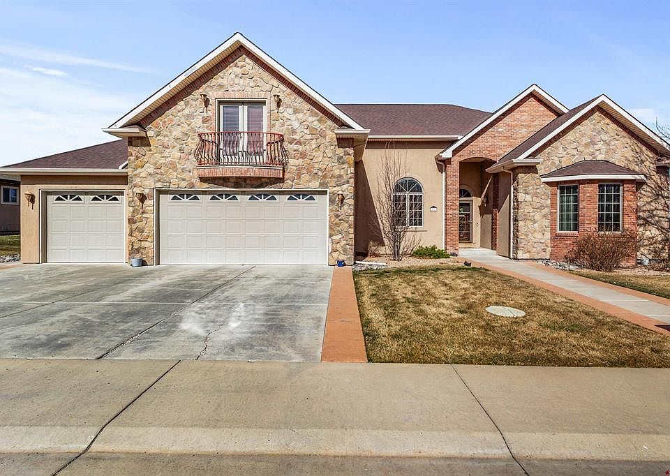 1st image of 555 Collins Way