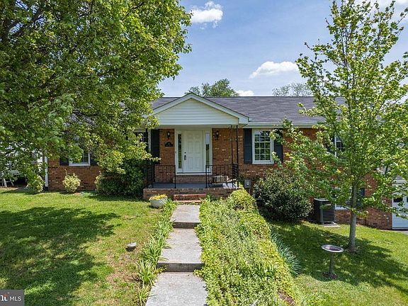 2nd image of 75 Boies Dr