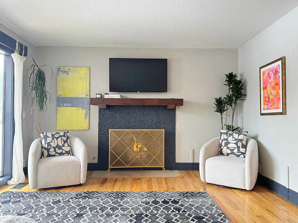 97 Segura Ct