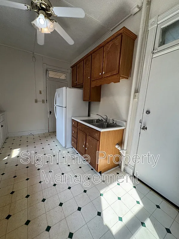Building Photo - 117-121 E Antietam St