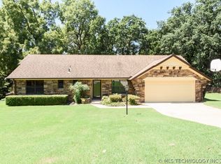 1204 E 9th St, Sand Springs, OK 74063