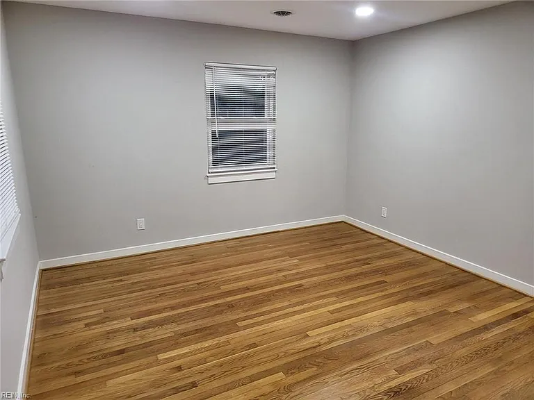 1 Sir Francis Wyatt Pl — Photo 33