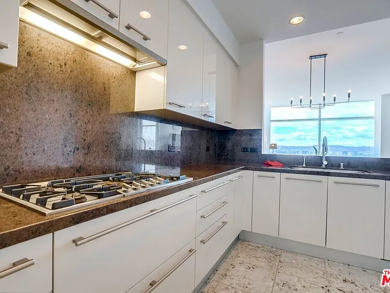 900 W Olympic Blvd #31F — Photo 9