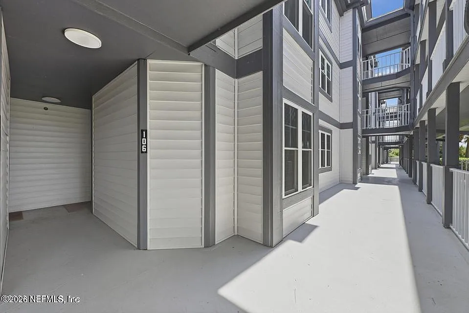 110 Ocean Hollow Ln — Photo 2