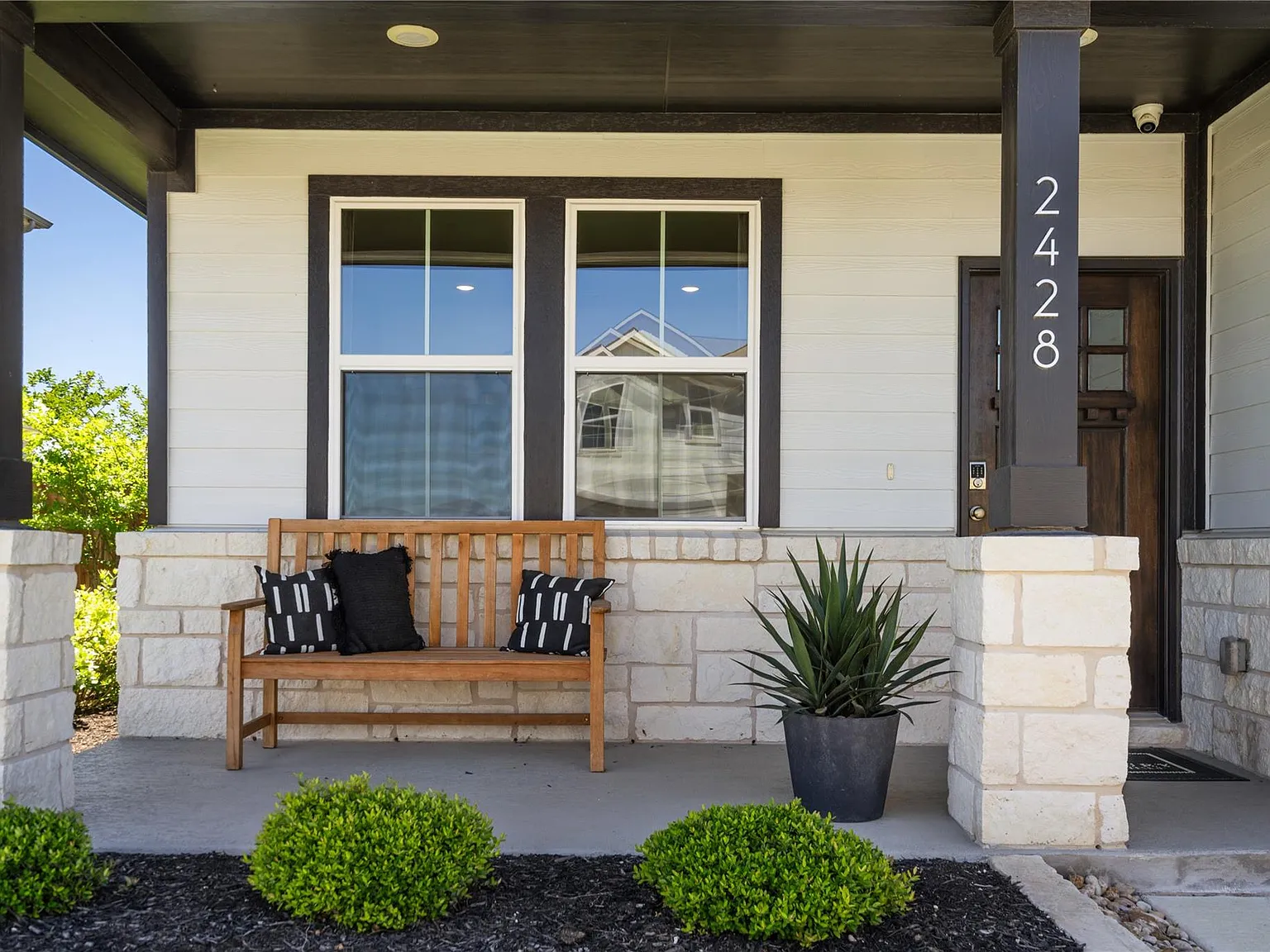 5 bed, 3.0 bath, 2078 sqft, $5,500 — Photo 3