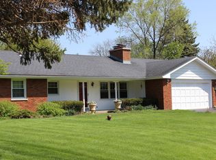 812 Gary Ave, Aurora, IL 60506