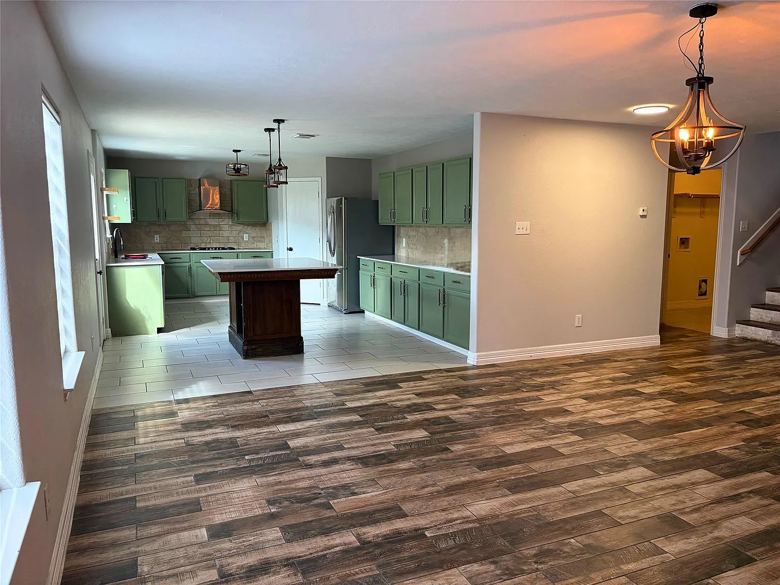 5 bed, 3.0 bath, 3483 sqft, $2,700 — Photo 4