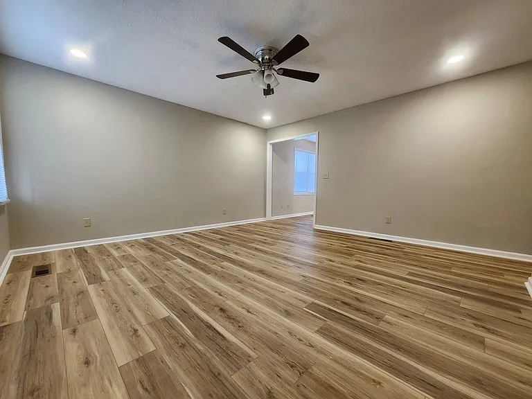 1002 Southwood Dr #2 — Photo 6