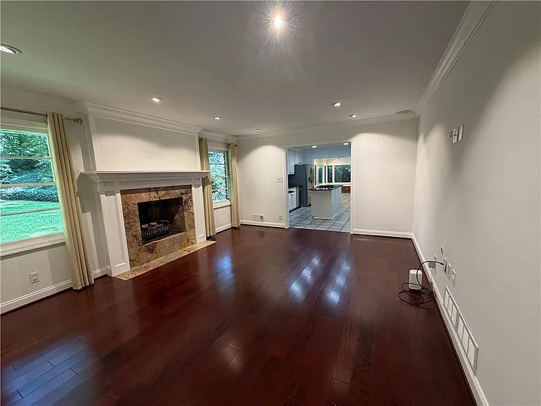 6651 Castleton Dr — Photo 11