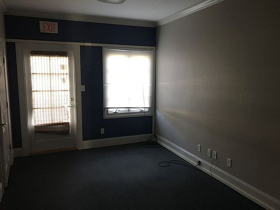 4th image of 2719 Graves Dr Ste 10
