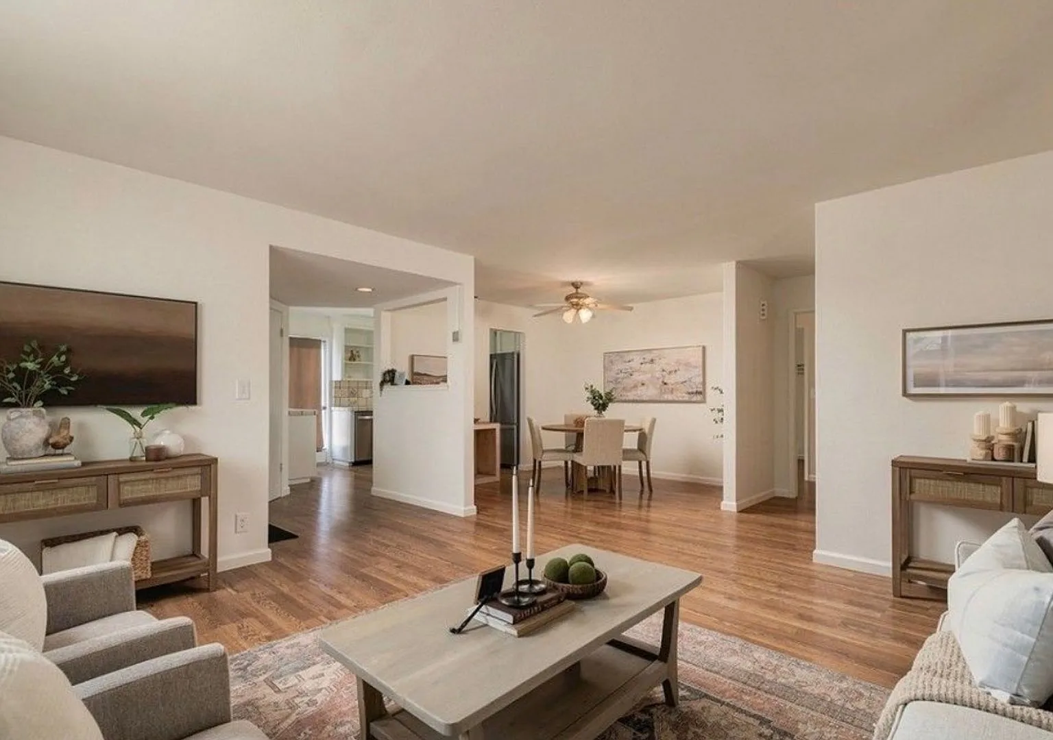 Charming 2-bedroom 2-bath — Photo 2