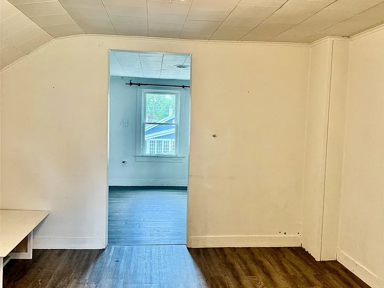 310 Birdsall St — Photo 8