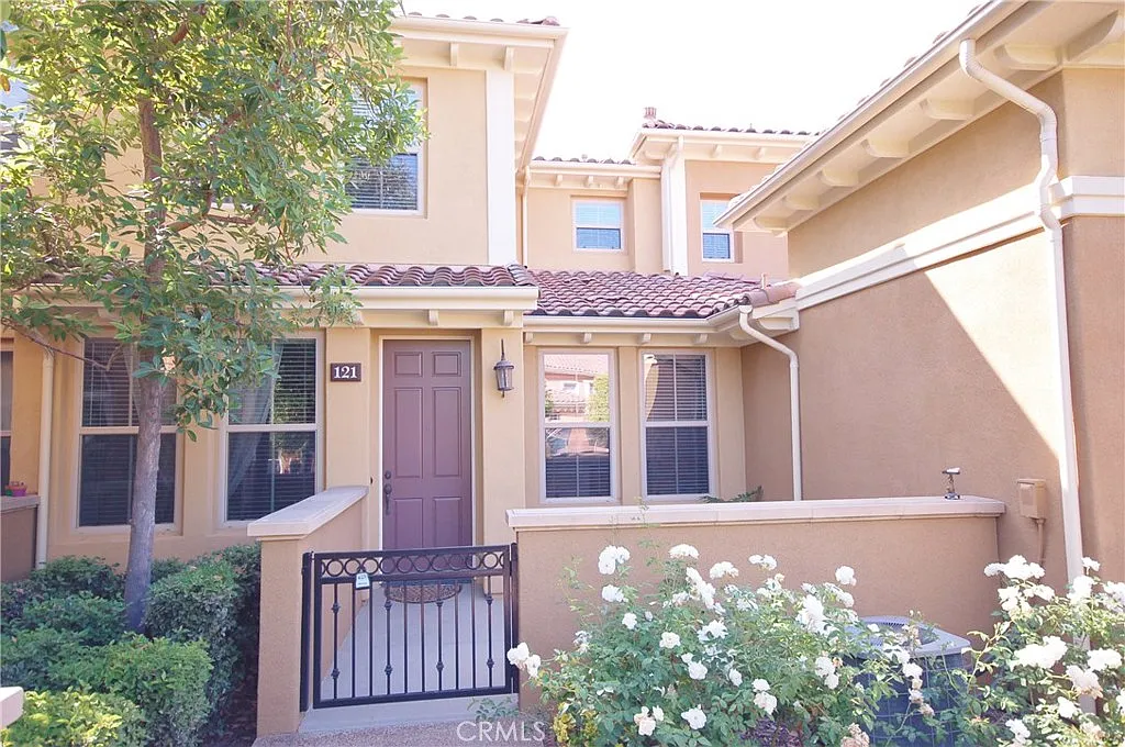 2 bed, 2.5 bath, 1364 sqft, $4,150 — Photo 1