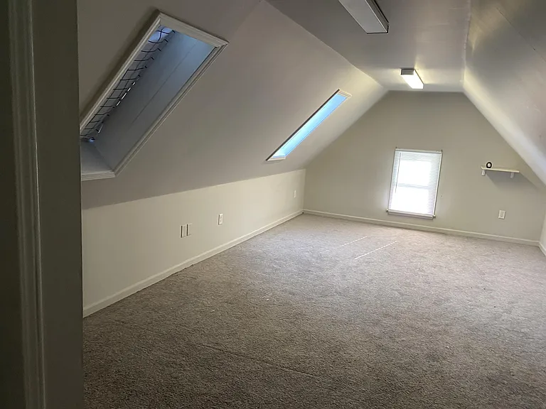 224 N Summit St #2 — Photo 5
