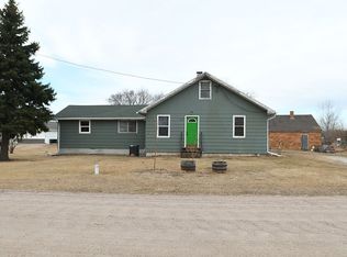 107 N Norvell St, Chambers, NE 68725