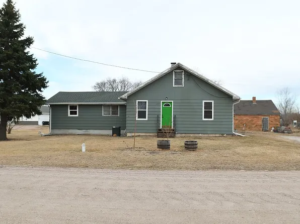 107 N Norvell St, Chambers, NE 68725