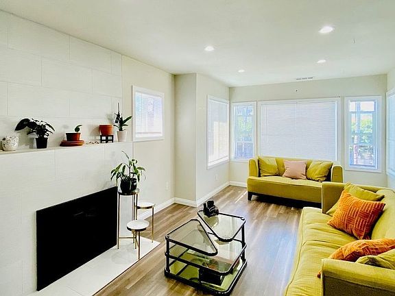 5th image of 1701 E 1st St #2