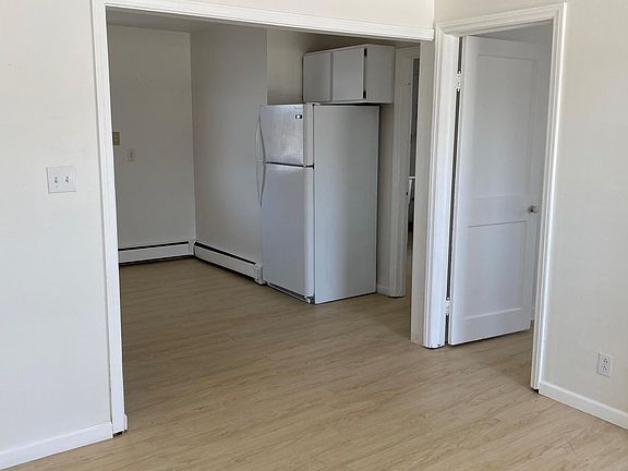 4th image of 26581 Grandmont St
