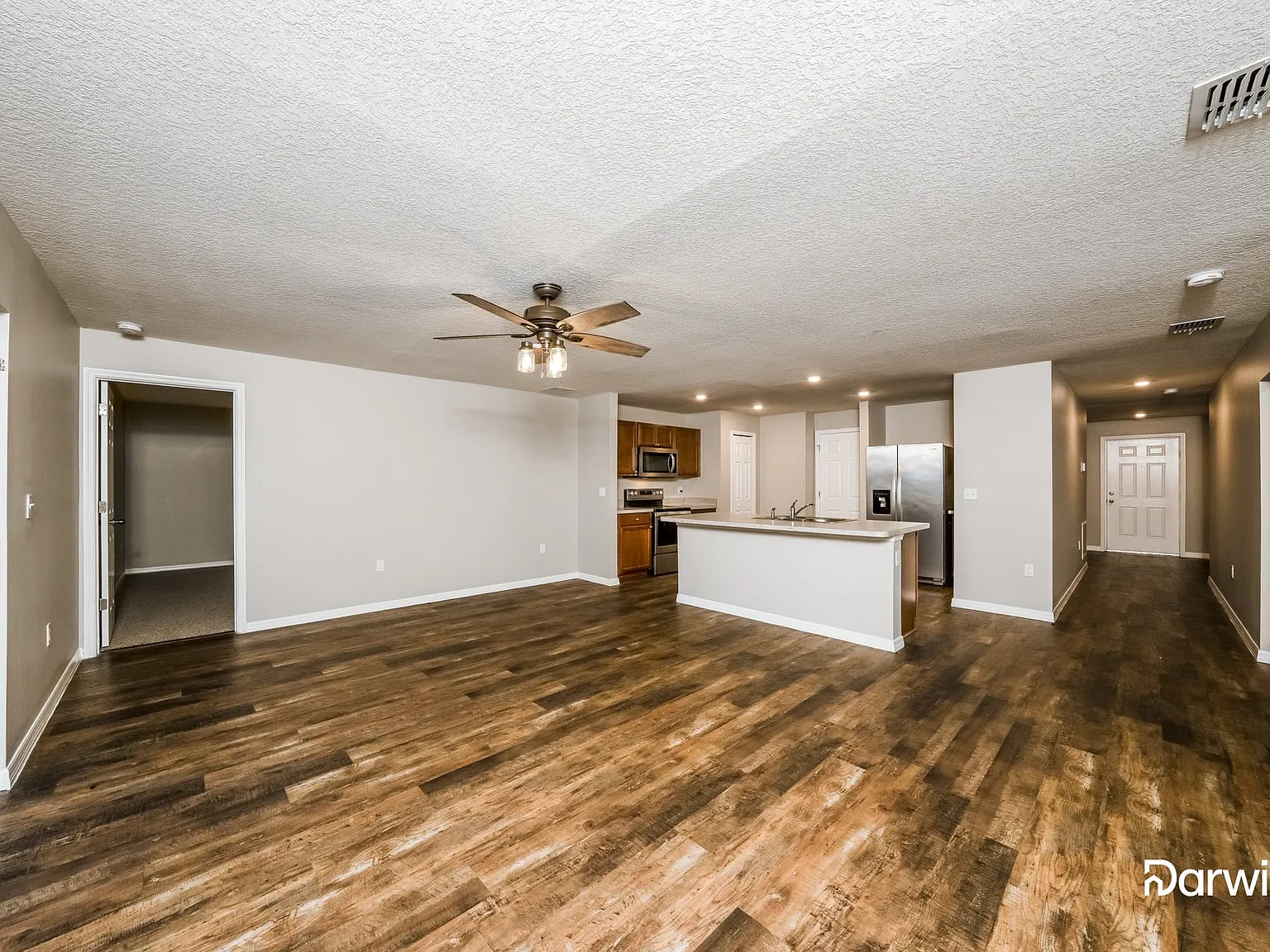 4 bed, 2.0 bath, 1844 sqft, $2,495 — Photo 4