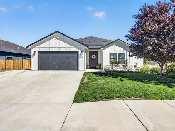 967 Arrowhead Trl, Eagle Pt, OR 97524