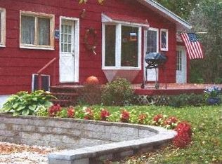 8 Summit Rd, Alburgh, VT 05440