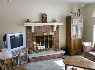 2100 W Dawson Rd, Milford, MI 48380