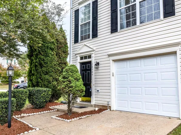 14944 Cummings Ct, Woodbridge, VA 22193