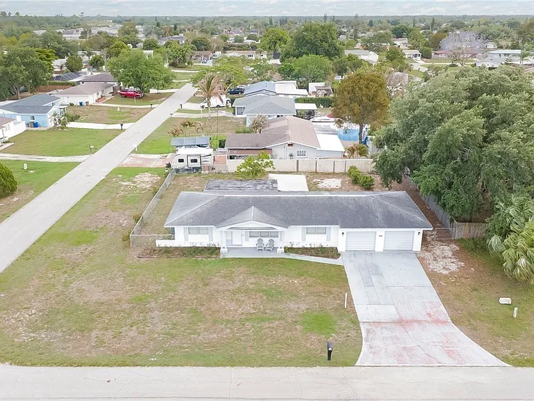 220 Punta Alta Ct — Photo 2