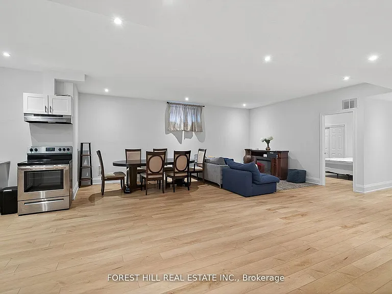 645 Coldstream Ave #BASEMENT — Photo 3