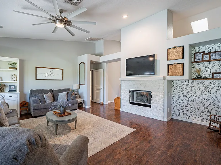 3877 E Washington Ct — Photo 21