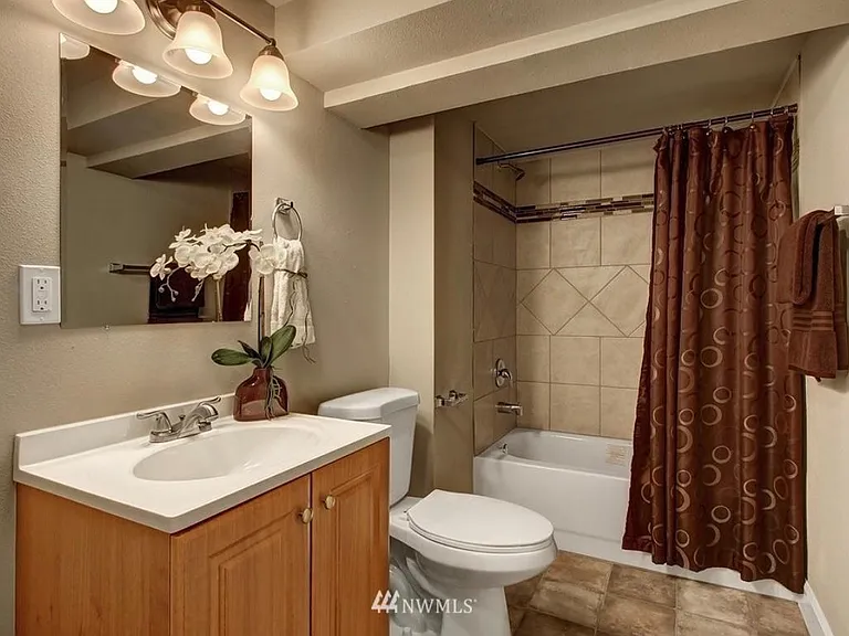 10646 Dixon Dr S — Photo 12