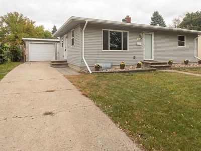 1806 10th Ave N, Moorhead, MN, 56560