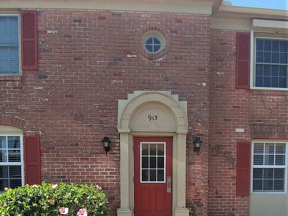 1st image of 913 S Colonial Ct APT A