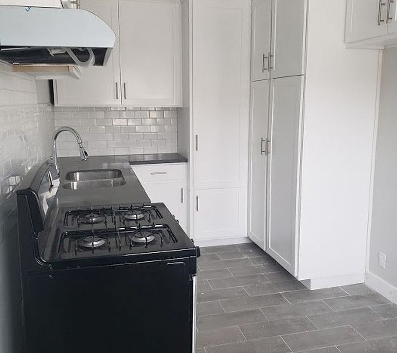1st image of 2700 Clarendon Ave #M