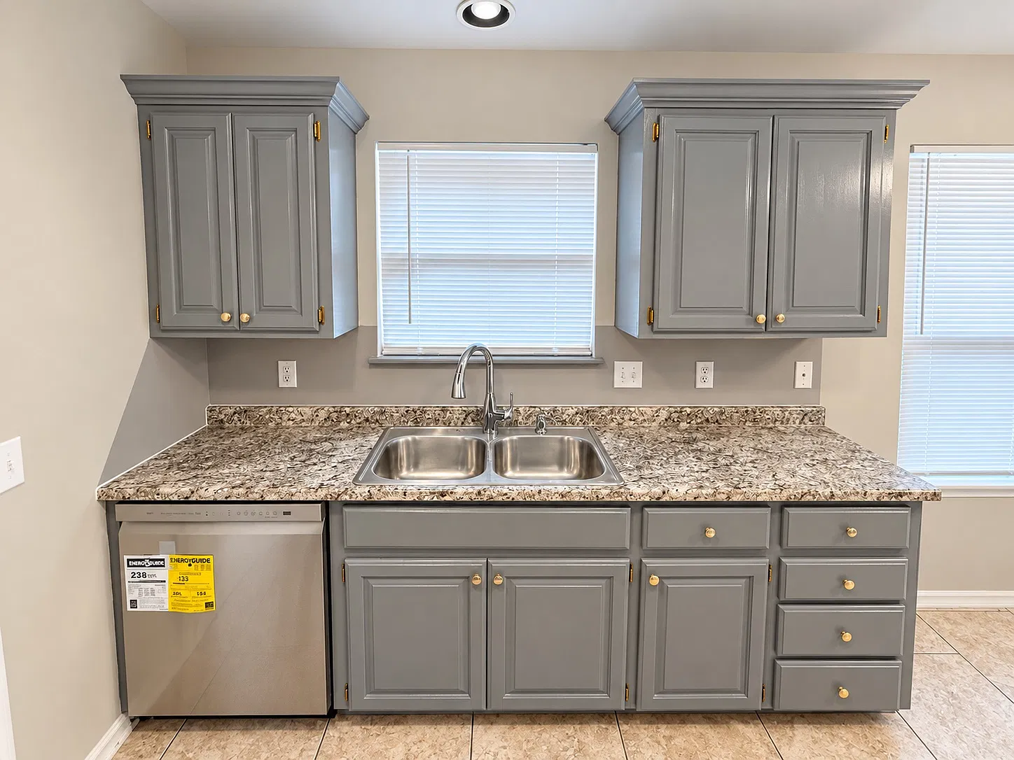 3 bed, 1300 sqft, $1,350 — Photo 3