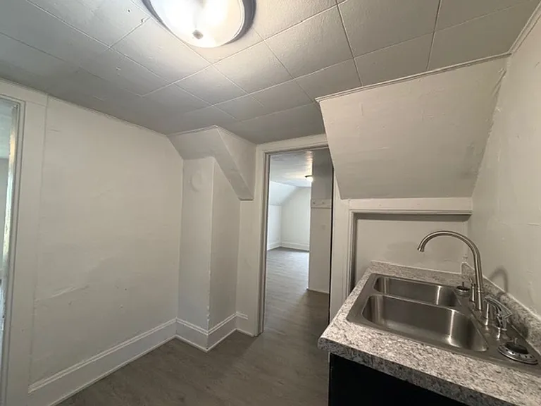 402 Fritz Ave W — Photo 6