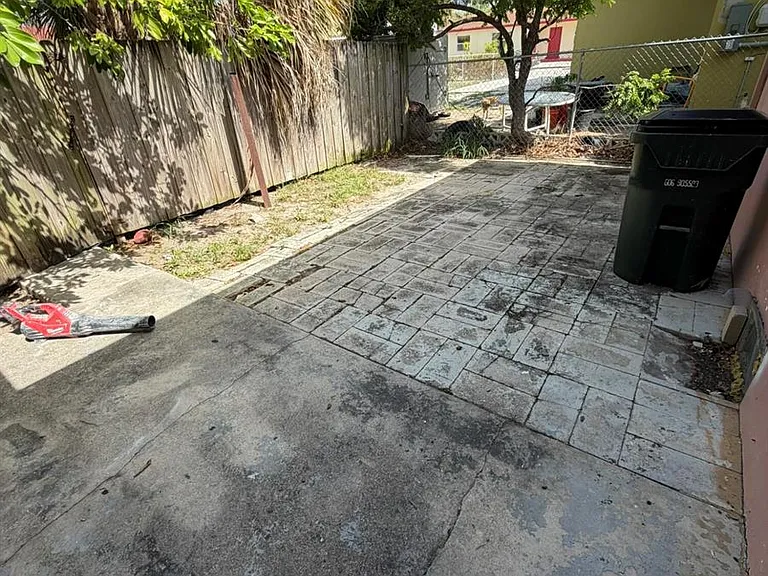926 S F St — Photo 9