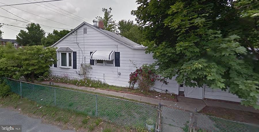 2nd image of 1 Chandler St