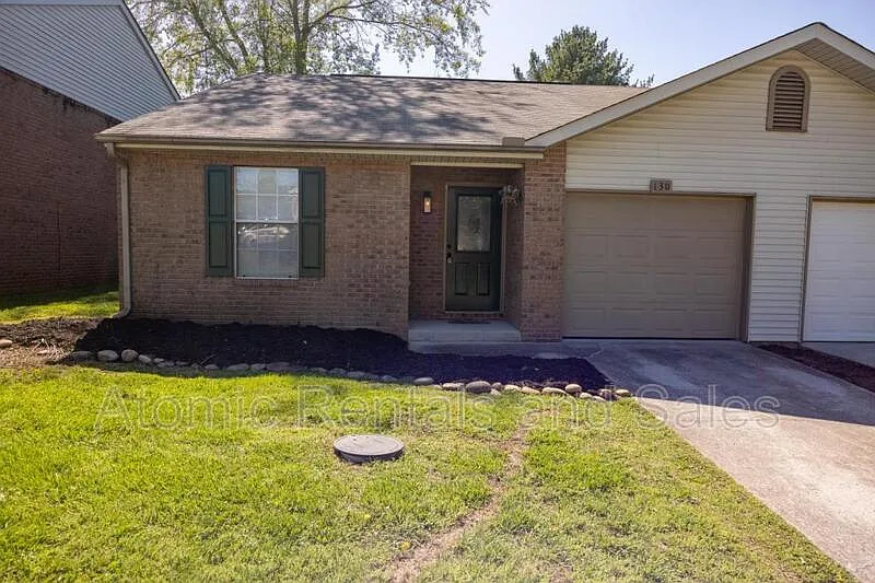 Building Photo - 130 Hawthorne Oaks Way