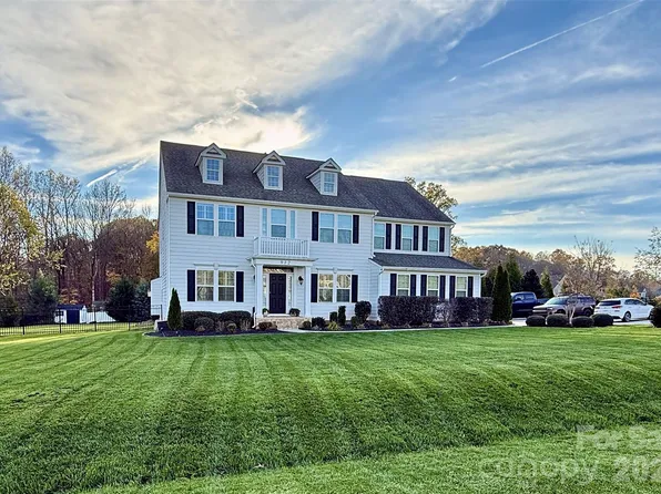 912 Manorwood Dr, Waxhaw, NC 28173